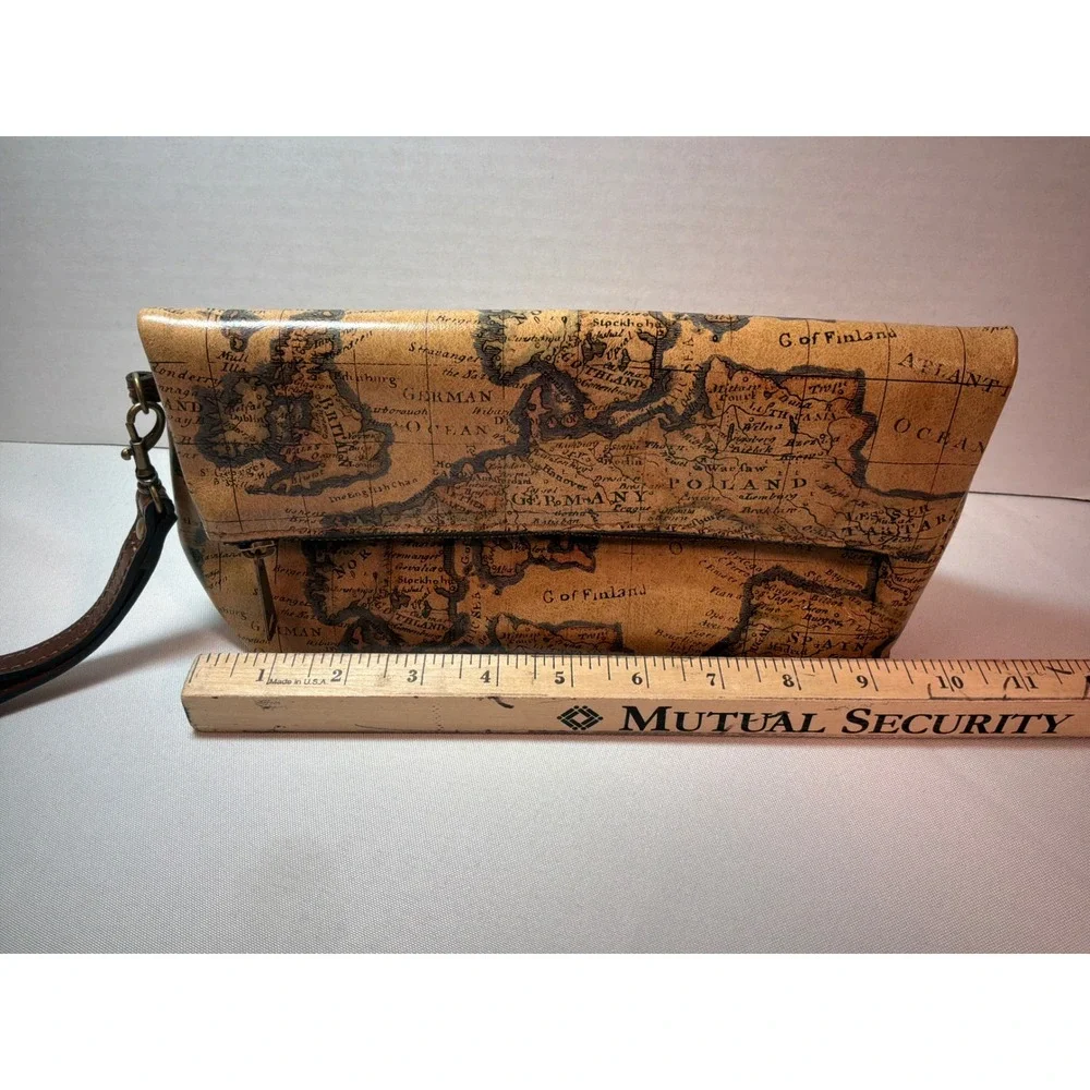 Patricia Nash Signature Map Leather Foldover Wristlet Clutch Wallet Brown Europe